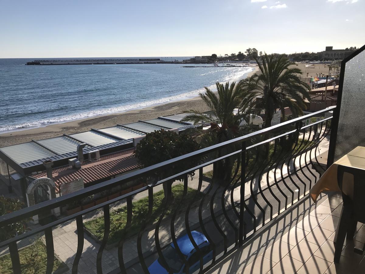 Hotel La Sirenetta 贾迪尼-纳克索斯 外观 照片