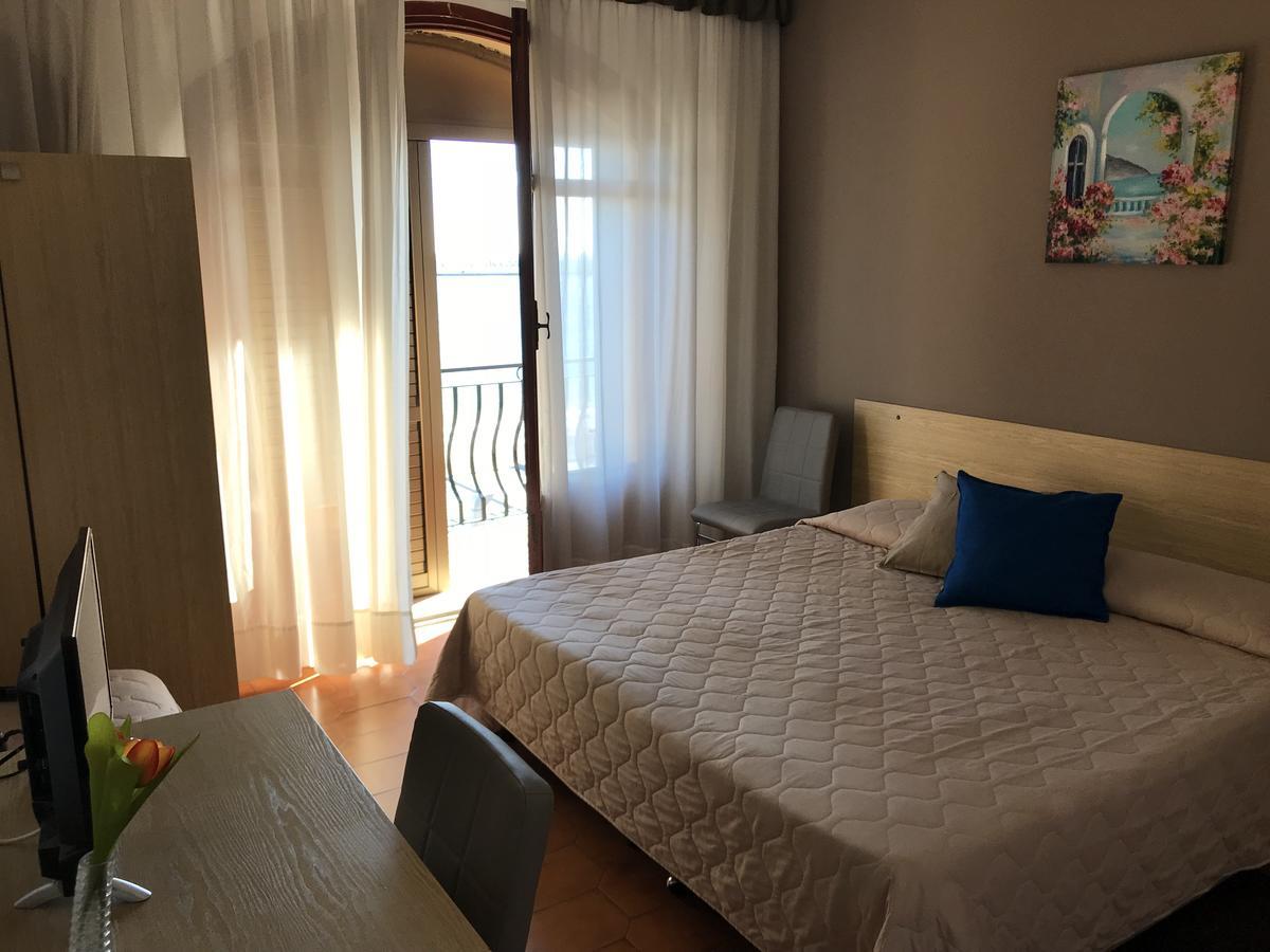 Hotel La Sirenetta 贾迪尼-纳克索斯 外观 照片